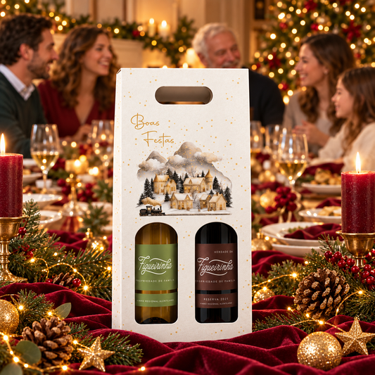 Brinde à Família: duas garrafas de vinho Figueirinha dentro da caixa branca de Natal